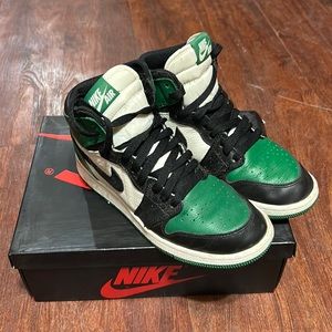 Air Jordan 1 Retro High in pine green